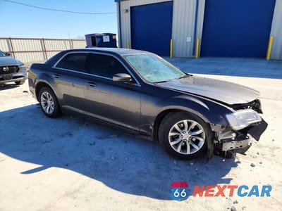 Czwarte zdjęcie samochodu z boku: 2016 CHRYSLER 300 LIMITED VIN:2C3CCAAG1GH190620 - miniatura