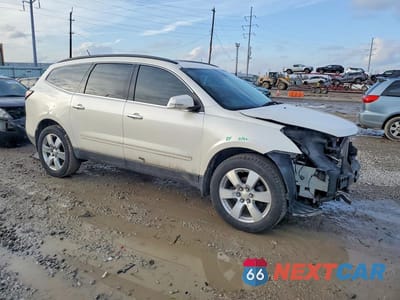 Czwarte zdjęcie samochodu z boku: 2015 CHEVROLET TRAVERSE LTZ VIN:1GNKRJKD8FJ105397 - miniatura