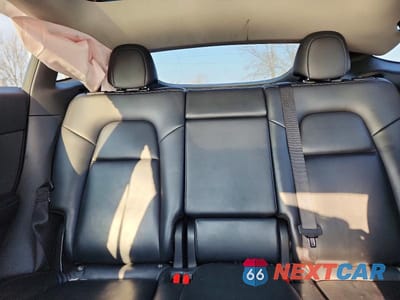 Zdjęcie 10 z 12 samochodu: 2022 TESLA MODEL Y VIN:7SAYGDEE3NF481416 - miniatura