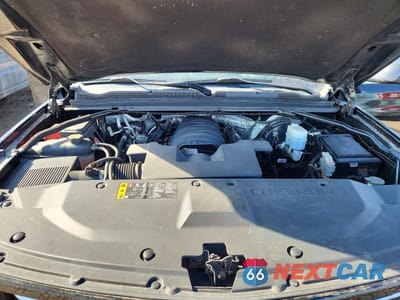 Zdjęcie 12 z 14 samochodu: 2017 CHEVROLET SUBURBAN K1500 LS VIN:1GNSKGKC0HR266880 - miniatura