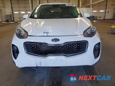 Piąte zdjęcie samochodu w środku: 2019 KIA SPORTAGE LX VIN:KNDPMCAC4K7593112 - miniatura