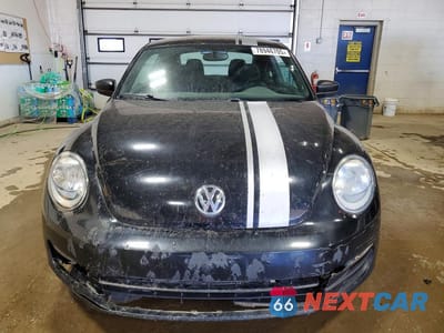 Piąte zdjęcie samochodu w środku: 2012 VOLKSWAGEN BEETLE VIN:3VWAX7AT8CM647214 - miniatura