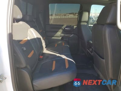 Zdjęcie 10 z 11 samochodu: 2023 GMC SIERRA K2500 AT4 VIN:1GT49PEYXPF212717 - miniatura
