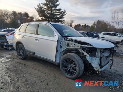 Czwarte zdjęcie samochodu z boku: 2018 MITSUBISHI OUTLANDER SE VIN:JA4AZ3A33JZ035871 - miniatura