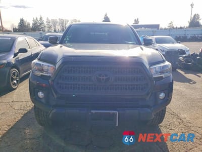 Piąte zdjęcie samochodu w środku: 2017 TOYOTA TACOMA TRD OFF-ROAD VIN:3TMAZ5CN6HM038940 - miniatura