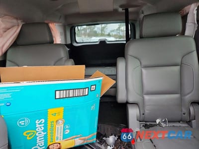 Zdjęcie 10 z 13 samochodu: 2017 CHEVROLET SUBURBAN C1500 LT VIN:1GNSCHKC4HR290151 - miniatura