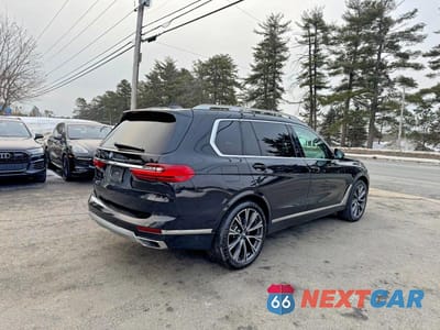 Trzecie zdjęcie samochodu z tyłu: 2020 BMW X7 XDRIVE40I VIN:5UXCW2C09L9B86495 - miniatura