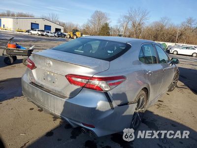Trzecie zdjęcie samochodu z tyłu: 2018 TOYOTA CAMRY L VIN:4T1B11HK9JU147389 - miniatura