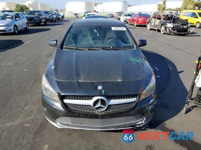 Piąte zdjęcie samochodu w środku: 2017 MERCEDES-BENZ CLA 250 VIN:WDDSJ4EB3HN431136 - miniatura