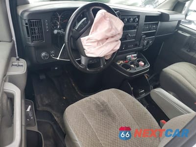Zdjęcie 8 z 13 samochodu: 2023 GMC SAVANA CUTAWAY G3500 VIN:1GD07RFP8P1111187 - miniatura