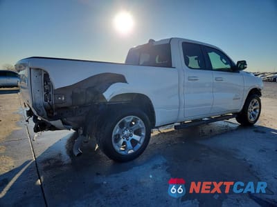 Trzecie zdjęcie samochodu z tyłu: 2022 RAM 1500 BIG HORN VIN:1C6RREBG9NN228116 - miniatura