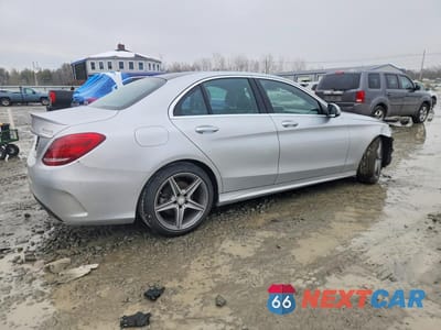 Trzecie zdjęcie samochodu z tyłu: 2016 MERCEDES-BENZ C 300 4MATIC VIN:55SWF4KB0GU147427 - miniatura