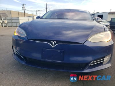 Piąte zdjęcie samochodu w środku: 2017 TESLA MODEL S VIN:5YJSA1E13HF191391 - miniatura