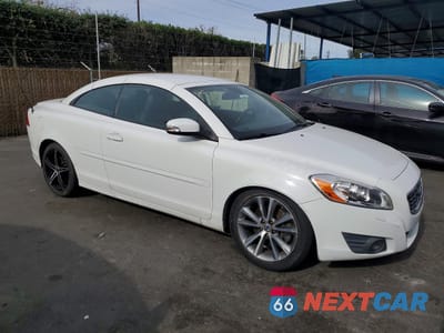 Czwarte zdjęcie samochodu z boku: 2011 VOLVO C70 T5 VIN:YV1672MC0BJ118580 - miniatura