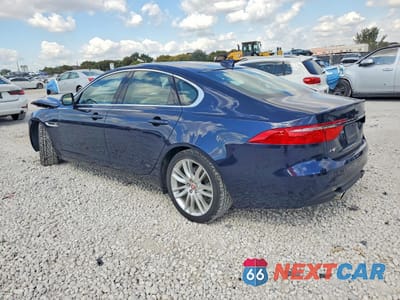 Drugie zdjęcie samochodu z przodu: 2018 JAGUAR XF PRESTIGE VIN:SAJBE4EV0JCY56406 - miniatura