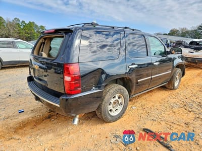 Trzecie zdjęcie samochodu z tyłu: 2014 CHEVROLET TAHOE C1500 LTZ VIN:1GNSCCE08ER127759 - miniatura