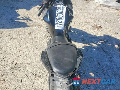 Zdjęcie 6 z 9 samochodu: 2022 KAWASAKI EX650 N VIN:ML5EXEN10NDA49485 - miniatura