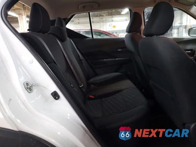 Zdjęcie 10 z 12 samochodu: 2021 NISSAN KICKS SV- PRIOR FLEET- CK ENG LIGHT ON VIN:3N1CP5CV6ML512175 - miniatura