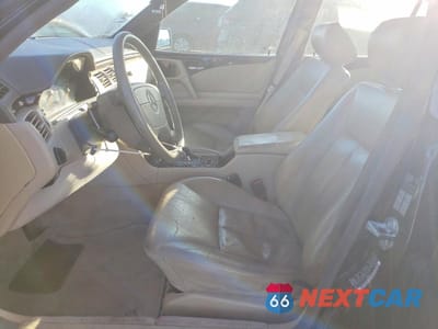 Zdjęcie 7 z 12 samochodu: 1996 MERCEDES-BENZ E 320 VIN:WDBJF55F0TJ020100 - miniatura