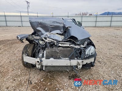 Piąte zdjęcie samochodu w środku: 2017 MERCEDES-BENZ E 300 4MATIC VIN:WDDZF4KB9HA118863 - miniatura