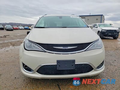 Piąte zdjęcie samochodu w środku: 2019 CHRYSLER PACIFICA TOURING L VIN:2C4RC1BG7KR589152 - miniatura