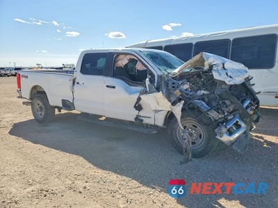 Czwarte zdjęcie samochodu z boku: 2024 FORD F350 SUPER DUTY VIN:1FT8W3BT4REC93721 - miniatura