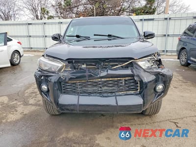 Piąte zdjęcie samochodu w środku: 2018 TOYOTA 4RUNNER SR5/SR5 PREMIUM VIN:JTEBU5JR7J5551131 - miniatura