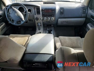 Zdjęcie 8 z 13 samochodu: 2011 TOYOTA SEQUOIA SR5 VIN:5TDZY5G19BS031775 - miniatura