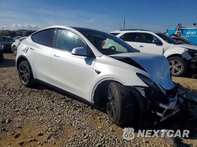 Czwarte zdjęcie samochodu z boku: 2025 TESLA MODEL Y VIN:7SAYGDEE6SF300949 - miniatura