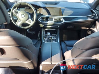 Zdjęcie 8 z 13 samochodu: 2021 BMW X7 M50I VIN:5UXCX6C08M9H52376 - miniatura