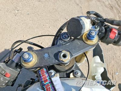 Zdjęcie 7 z 10 samochodu: 2004 SUZUKI GSX-R600 K VIN:JS1GN7CA642110827 - miniatura