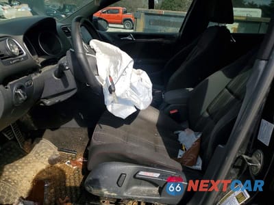 Zdjęcie 7 z 14 samochodu: 2010 VOLKSWAGEN GTI VIN:WVWGV7AJ8AW345842 - miniatura
