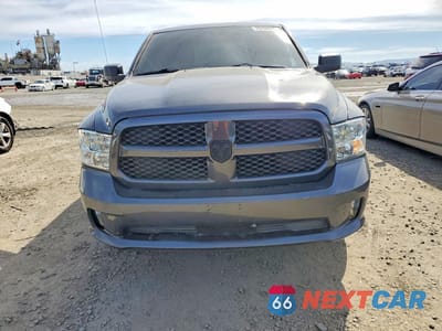 Piąte zdjęcie samochodu w środku: 2018 RAM 1500 ST VIN:1C6RR6FT2JS280521 - miniatura
