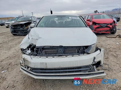 Piąte zdjęcie samochodu w środku: 2015 VOLKSWAGEN JETTA SE VIN:3VWD07AJ6FM336742 - miniatura