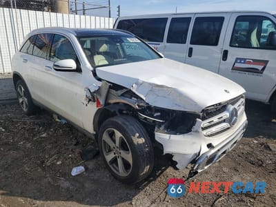 Czwarte zdjęcie samochodu z boku: 2022 MERCEDES-BENZ GLC 300 4MATIC VIN:W1N0G8EB3NG113713 - miniatura