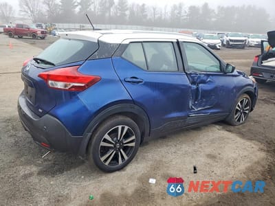 Trzecie zdjęcie samochodu z tyłu: 2020 NISSAN KICKS SV VIN:3N1CP5CV3LL552129 - miniatura
