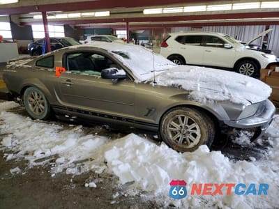 Czwarte zdjęcie samochodu z boku: 2008 FORD MUSTANG VIN:1ZVHT80N685208884 - miniatura