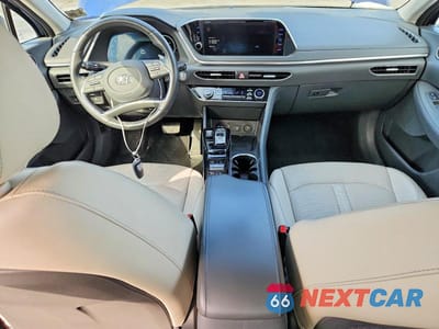 Zdjęcie 8 z 12 samochodu: 2021 HYUNDAI SONATA LIMITED VIN:5NPEH4J27MH110719 - miniatura