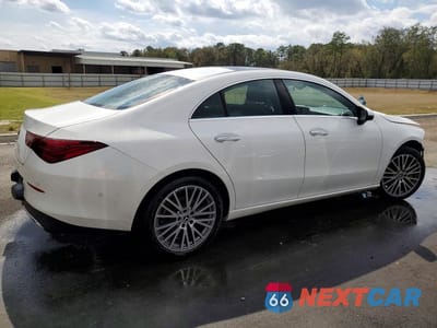 Trzecie zdjęcie samochodu z tyłu: 2025 MERCEDES-BENZ CLA 250 VIN:W1K5J4GB9SN513616 - miniatura