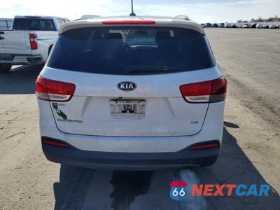 Zdjęcie 6 z 13 samochodu: 2016 KIA SORENTO LX VIN:5XYPG4A55GG108808 - miniatura
