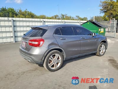 Trzecie zdjęcie samochodu z tyłu: 2016 MERCEDES-BENZ GLA 250 VIN:WDCTG4EB4GJ206205 - miniatura