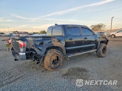 Trzecie zdjęcie samochodu z tyłu: 2023 TOYOTA TACOMA DOUBLE CAB VIN:3TMCZ5AN5PM594408 - miniatura