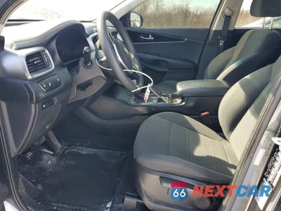 Zdjęcie 7 z 12 samochodu: 2020 KIA SORENTO VIN:5XYPG4A32LG681027 - miniatura