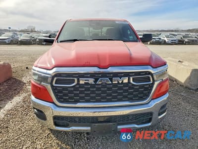 Piąte zdjęcie samochodu w środku: 2025 RAM 1500 TRADESMAN VIN:1C6RREGGXSN580772 - miniatura