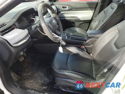 Zdjęcie 7 z 12 samochodu: 2024 JEEP COMPASS LATITUDE LUX VIN:3C4NJDFN1RT577729 - miniatura