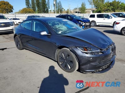 Czwarte zdjęcie samochodu z boku: 2024 TESLA MODEL 3 VIN:5YJ3E1EA7RF732341 - miniatura