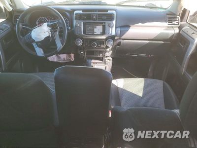 Zdjęcie 8 z 12 samochodu: 2015 TOYOTA 4RUNNER SR5 VIN:JTEZU5JR8F5084775 - miniatura