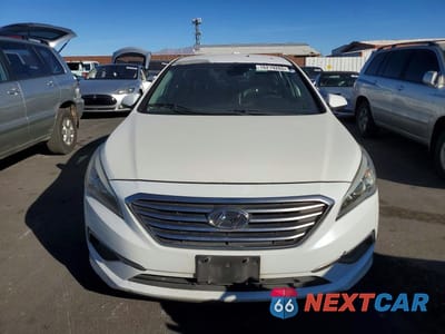 Piąte zdjęcie samochodu w środku: 2016 HYUNDAI SONATA SE VIN:5NPE24AF7GH329799 - miniatura