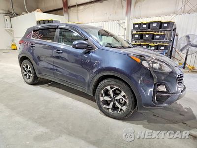 Czwarte zdjęcie samochodu z boku: 2020 KIA SPORTAGE LX VIN:KNDPMCAC6L7753573 - miniatura