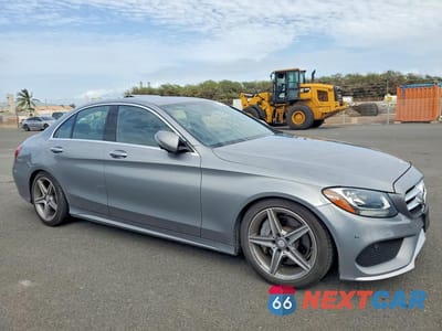 Czwarte zdjęcie samochodu z boku: 2016 MERCEDES-BENZ C 300 VIN:55SWF4JB3GU156396 - miniatura